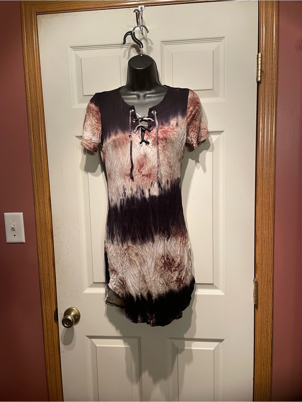 Heart Hips Tie-Dye Lace-Up Dress in Black and Brown